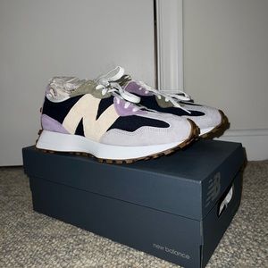 Women’s New Balance 327